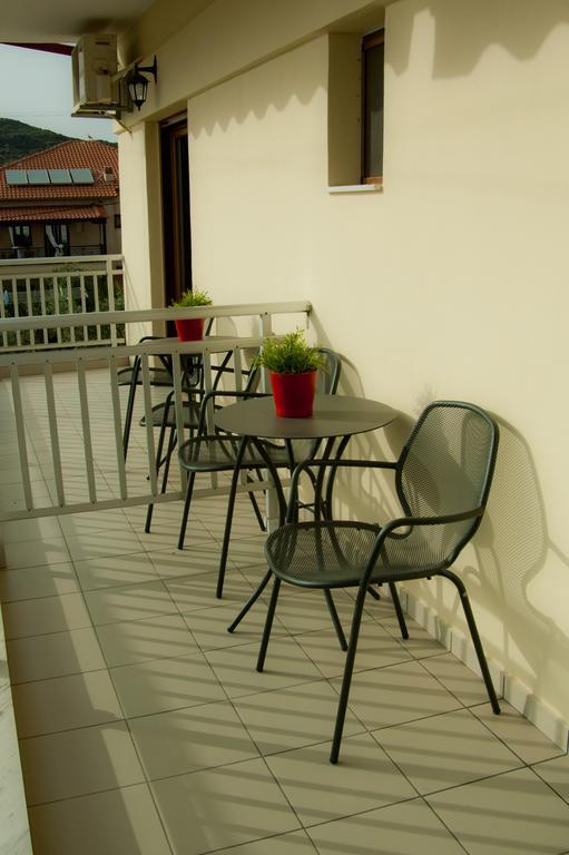 Emmeleia Accommodation By Maria Riga Ouranoupoli Exterior photo